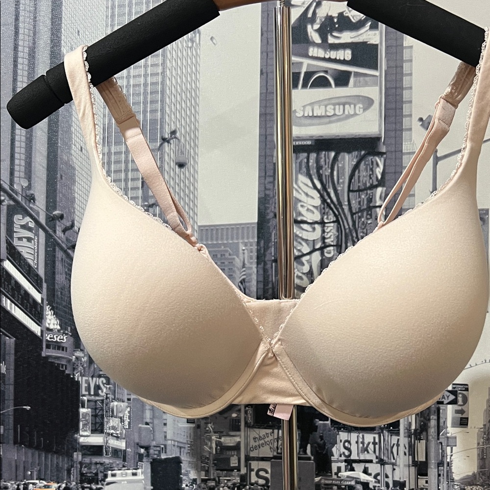 Victoria’s Secret Cream (pale pink) Bra SZ  36DDD